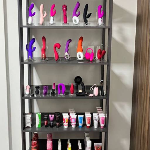 Explore nossa linha de Vibradores desenvolvidos para promover bem-estar, autoconhecimento e relaxamento.
Modelos com diferentes formatos, intensidades e tecnologias, pensados para atender diversos perfis e preferências.

? Disponível nas lojas TYCHE – Bom Retiro e Floresta.
? Atendimento discreto e acolhedor.
? Envio Rápido e Discreto 