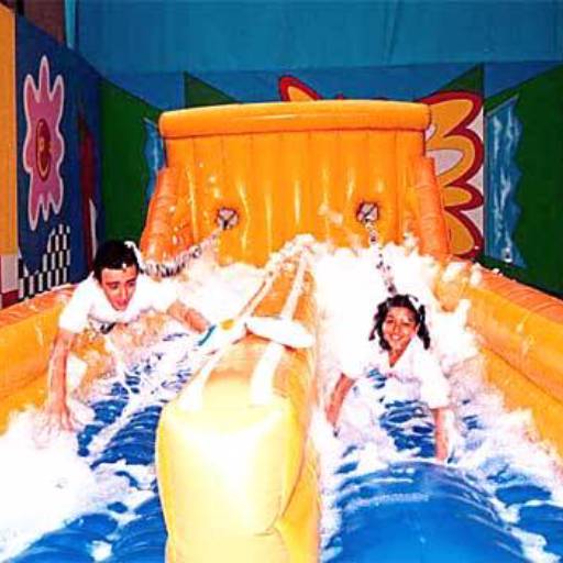 Escorregador de Sabão por Caco Balloons - Balões e Infláveis