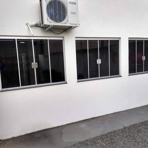 Corporal Fisioterapia & Odontologia. por Top Vidros