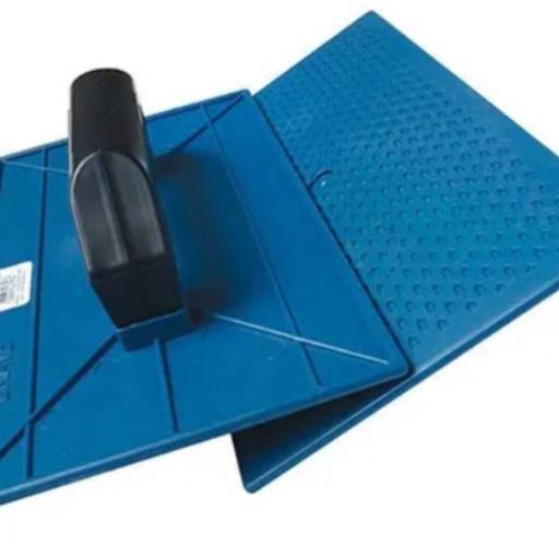 Comprar o produto de Desempenadeira Corrugada 22x34 Azul Emave em Materiais para Construção pela empresa Solução Materiais e Equipamentos em Boituva, SP por Solutudo