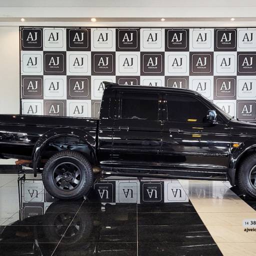 MITSUBISHI L 200 2.5 SPORT HPE 4X4 CABINE DUPLA TURBO INTERCOOLER AUTOMÁTICO- 2004 em Botucatu, SP por AJ Veículos