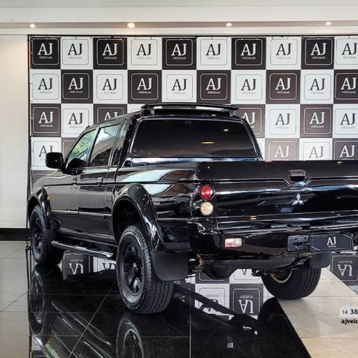 MITSUBISHI L 200 2.5 SPORT HPE 4X4 CABINE DUPLA TURBO INTERCOOLER AUTOMÁTICO- 2004 em Botucatu, SP por AJ Veículos
