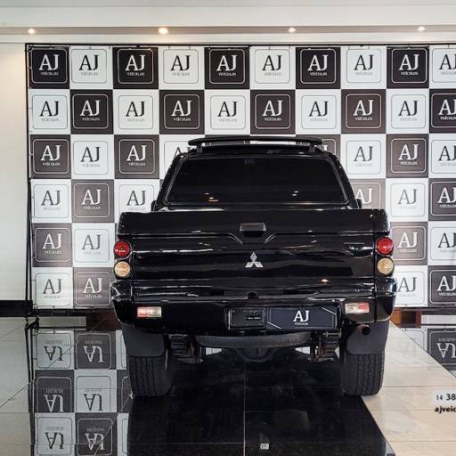 MITSUBISHI L 200 2.5 SPORT HPE 4X4 CABINE DUPLA TURBO INTERCOOLER AUTOMÁTICO- 2004 em Botucatu, SP por AJ Veículos