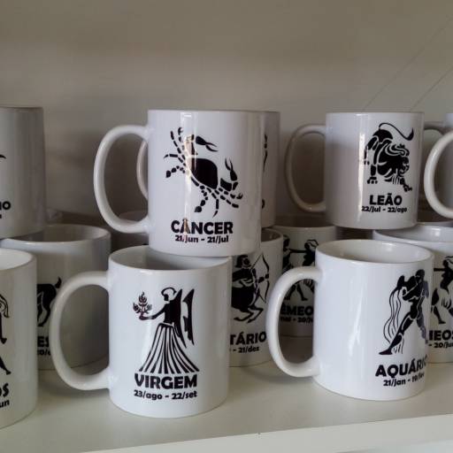 Canecas cerâmicas personalizadas por Enzo Art