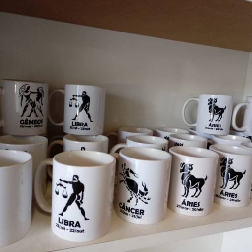 Canecas cerâmicas personalizadas por Enzo Art