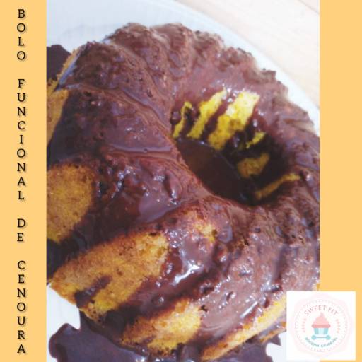 Bolo funcional de cenoura com cobertura de cacau em Jundiaí, SP por Sweet Fit Jundiaí