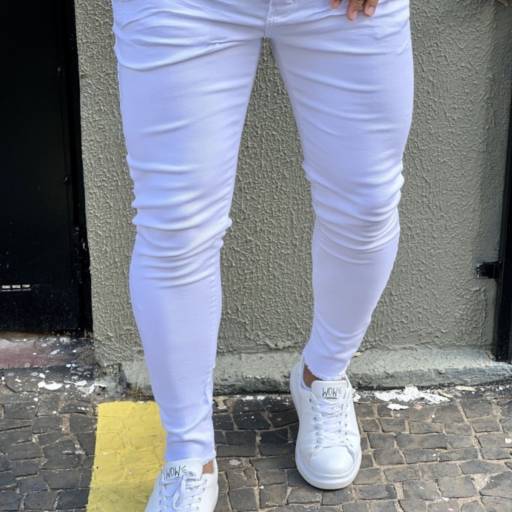 Calça Jeans Masculina Slim Fit Branca Lisa Básica para Looks Elegantes e Versáteis