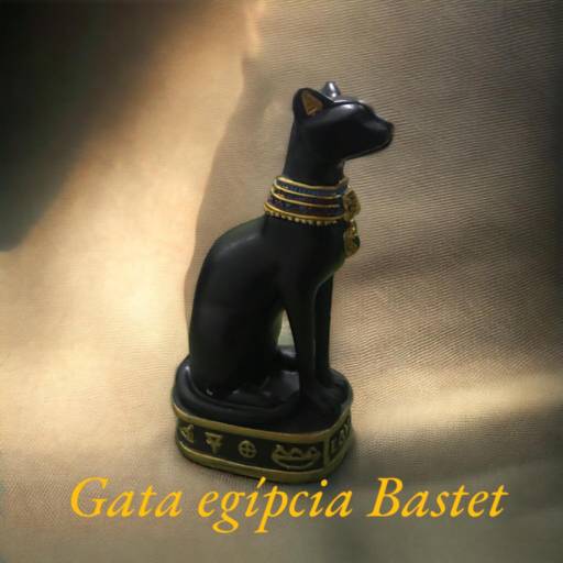 Estátua da gata egípcia Bastet