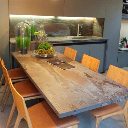 Agora é a vez das Pedras!!!Complementando o trio de elementos da natureza integrados aos espaços construídos e decorados! por Atri Arquitetura e Engenharia