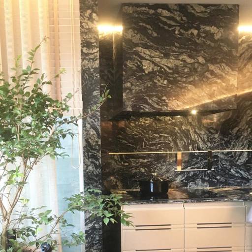 Agora é a vez das Pedras!!!Complementando o trio de elementos da natureza integrados aos espaços construídos e decorados! por Atri Arquitetura e Engenharia