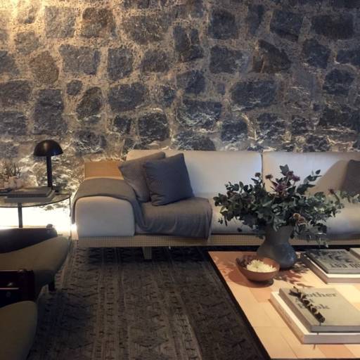 Agora é a vez das Pedras!!!Complementando o trio de elementos da natureza integrados aos espaços construídos e decorados! por Atri Arquitetura e Engenharia