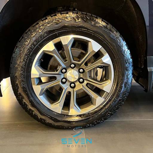 CHEVROLET SILVERADO 5.3 V8 1500 High Country Cabine Dupla 4X4 Automático 2024 em Botucatu, SP por Seven Motors Concessionária