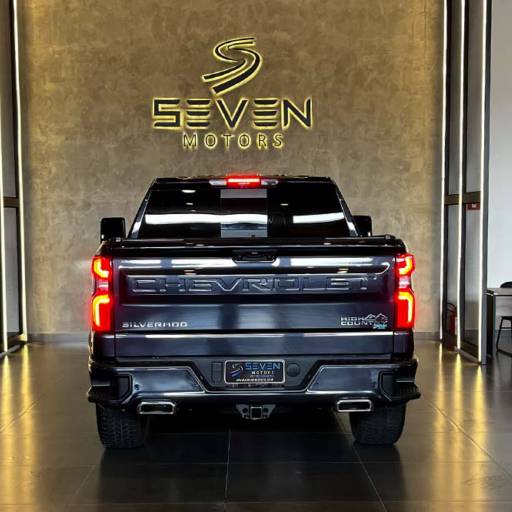 CHEVROLET SILVERADO 5.3 V8 1500 High Country Cabine Dupla 4X4 Automático 2024 em Botucatu, SP por Seven Motors Concessionária