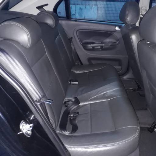 VOLKSWAGEN VOYAGE 1.0 MI 8V TOTAL FLEX 2012 PRETO por Cozema Veículos