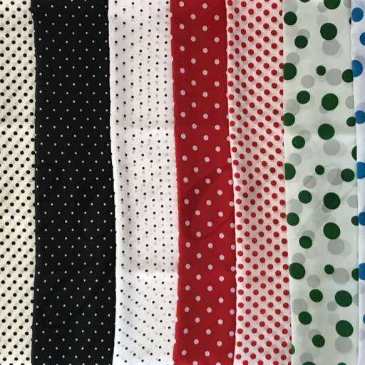 Comprar o produto de Sobre toalha Microfibra Bolinhas & Listradas (1,40 x 1,40) - Vários Modelos em Bauru em Toalhas pela empresa Elegance Festas em Bauru, SP por Solutudo