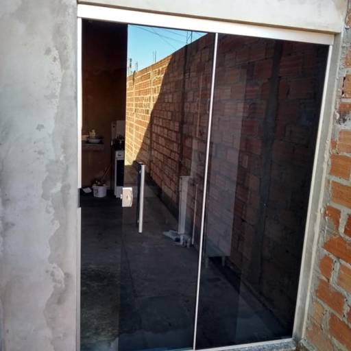 Porta 2 folhas, janela 4 folhas Fumê. por Top Vidros