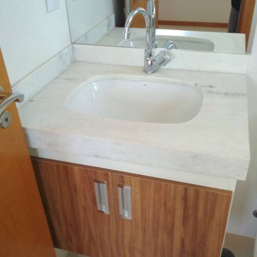 Gabinete de banheiro Amendola rustica  por M.1 Móveis Planejados