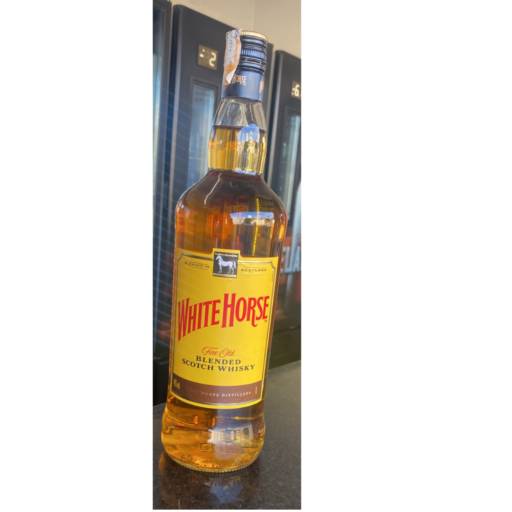 white horse  em Mineiros, GO por Primare Bebidas e Eventos - Loja 02