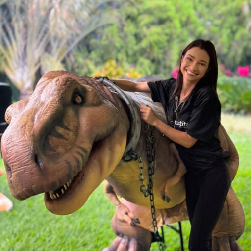 Personagem dinossauro para festa bh