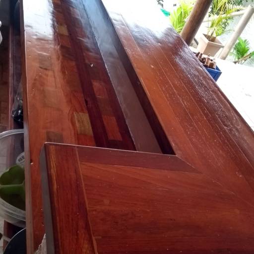 moveis em madeira maciça por Decinho Marcenaria e Chaveiro