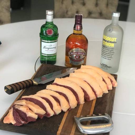 que tal um churrasco? por Dona Carne & Cia