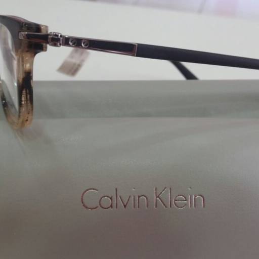 Calvin Klein CK8517 por Ótica Foco