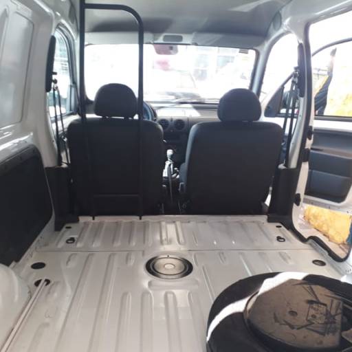 KANGOO EXPRESSION 1.6 16v BRANCA 2015 por Cozema Veículos