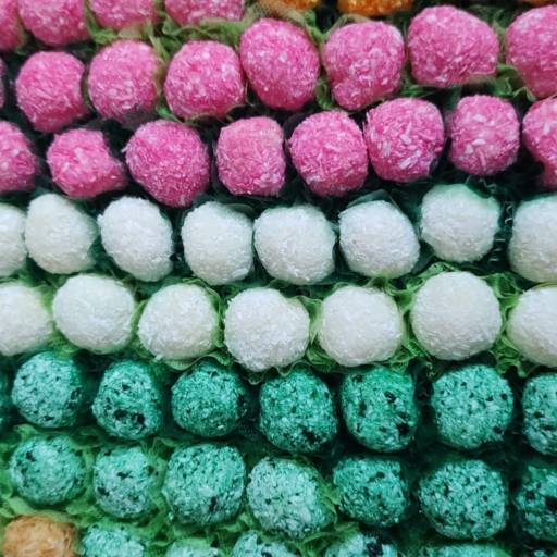 Beijinho com coco colorido