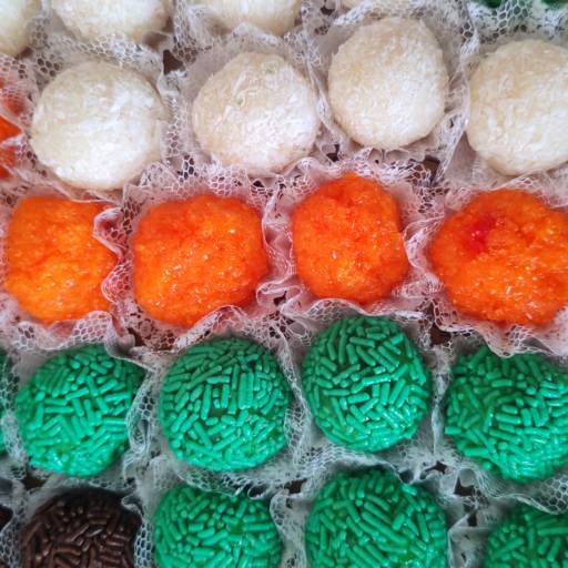 Doces tradicionais de festa (cento) em Jundiaí, SP por Dillana Salgateria & Confeitaria