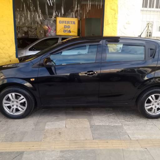 SONIC LT HB AT 2013 PRET por Cozema Veículos