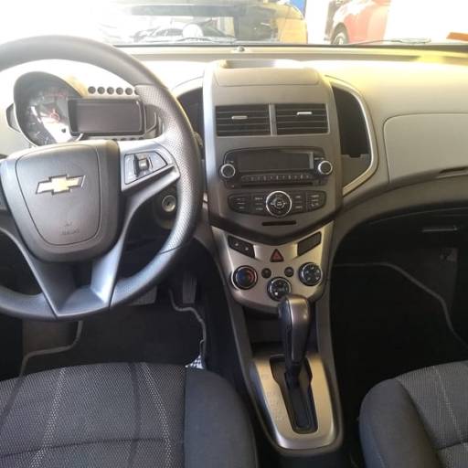 SONIC LT HB AT 2013 PRET por Cozema Veículos