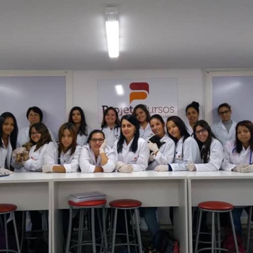 CURSO DE AUXILIAR DE VETERINÁRIO E PET SHOPS por Projeta Cursos Profissionalizantes 