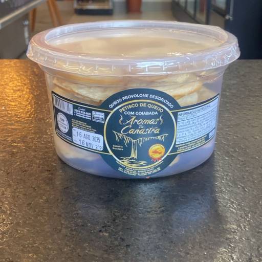 queijo provolone desidratado recheado com goiabada em Mineiros, GO por Primare Bebidas e Eventos - Loja 02