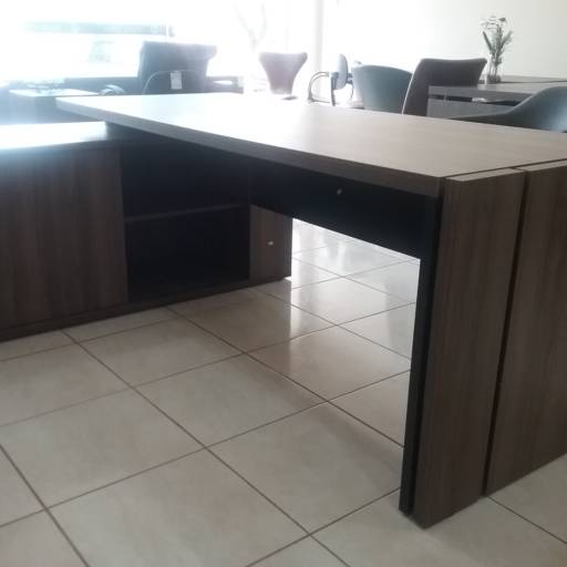 Mesa Conjunto Pé Balcão em Tamburato por Center Office