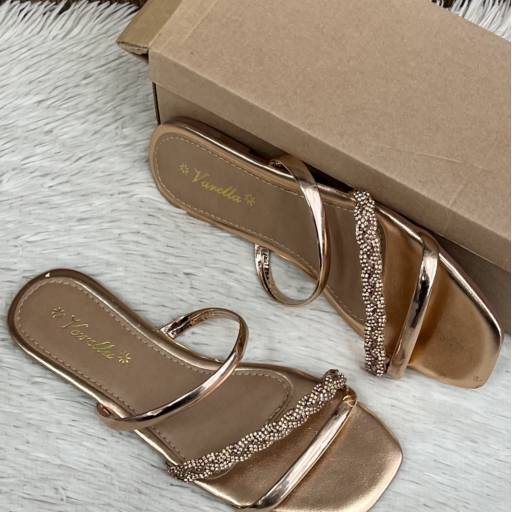 Rasteirinha adulta Varella em Uberlândia, MG por Lojas Dom Flavittos