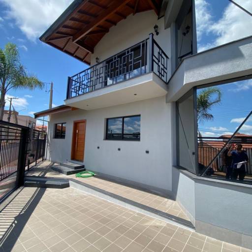 Construção Residencial de alto padrão em Riviera de Santa Cristina III, SP por RV Engenharia e Construção