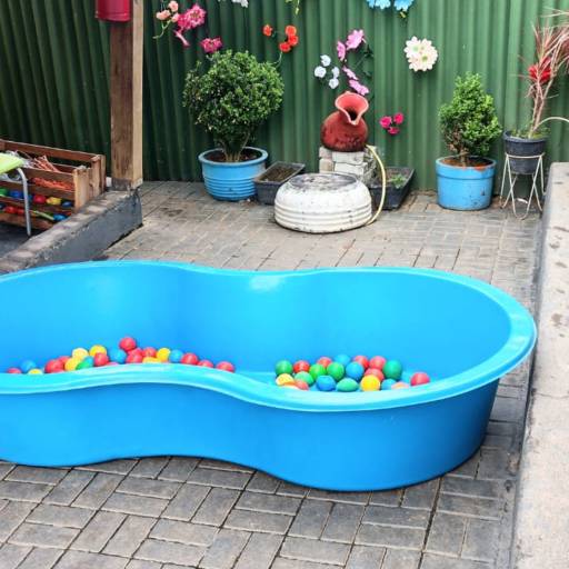 Área de Lazer com Piscina em Atibaia, SP por Hotel da Vivi - Hotel para Cachorros e Gatos