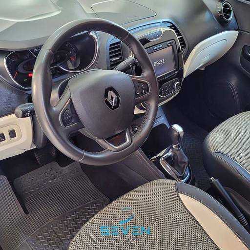 RENAULT CAPTUR 1.6 16V 4P FLEX INTENSE CVT- 2018 em Botucatu, SP por Seven Motors Concessionária