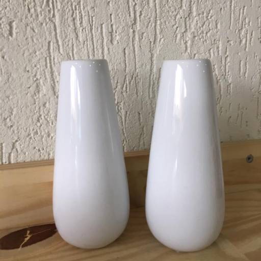 Comprar o produto de Vaso Cerâmica Branco, em Vasos Decorativos pela empresa Casa Renove Decoracoes em São Carlos, SP por Solutudo