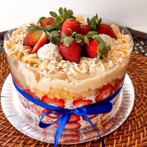 Bolo Especial de Ninho com Morangos 