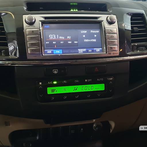 TOYOTA HILUX SW4 3.0 16V 4P SRV 4X4 TURBO DIESEL AUTOMÁTICO- 2013/2014 em Botucatu, SP por AJ Veículos