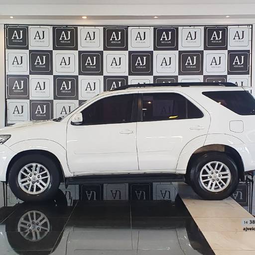 TOYOTA HILUX SW4 3.0 16V 4P SRV 4X4 TURBO DIESEL AUTOMÁTICO- 2013/2014 em Botucatu, SP por AJ Veículos