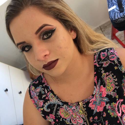 Comprar o produto de Maquiagem profissional  em Beleza, Estética e Bem Estar pela empresa Luana Souza Makeup - Designer de Sobrancelha em Santa Cruz do Rio Pardo, SP por Solutudo