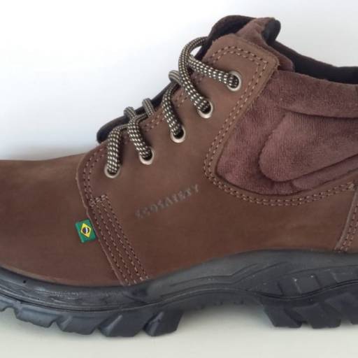 BOTINA BICO PVC MARROM COURO NOBUCK