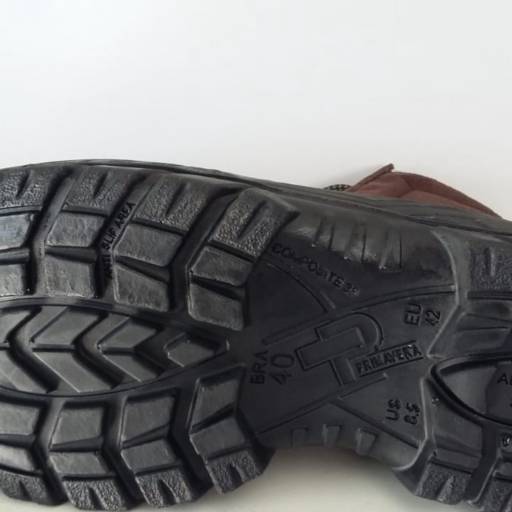 BOTINA BICO PVC MARROM COURO NOBUCK em Boituva, SP por Zello EPI's