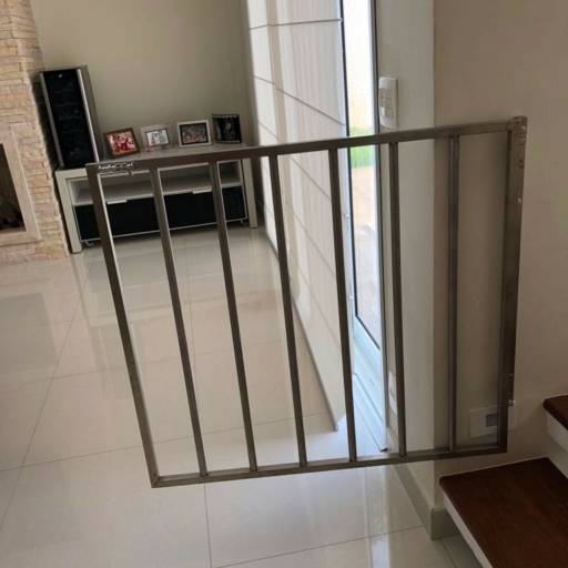 Portão para escada em inox  por Serralheria Spaço Corrimão