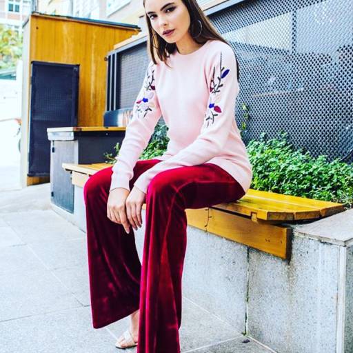 Calça Flare veludo molhado por Via Bela Avenue