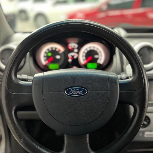 FIESTA SEDAN 1.6 8V 2011  em Esteio, RS por Lm Veiculos