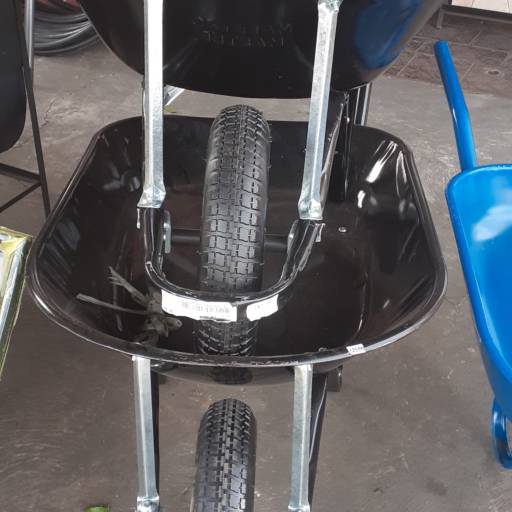 Carriola / Carrinho de Mão em Marília, SP por JF Materiais para Construção 