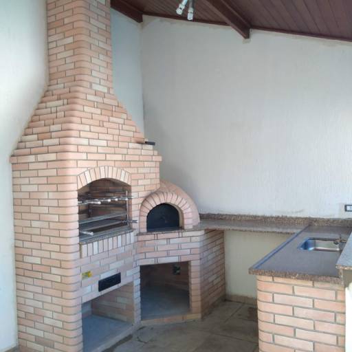 Churrasqueira 2 em 1 em Atibaia, SP por Estoril Casa & Construção - Churrasqueiras